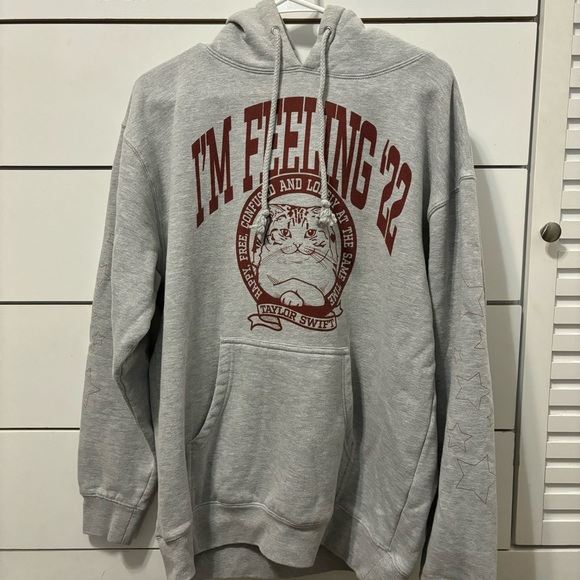 Taylor Swift Feeling 22 Cat Sweatshirt - Picture 2 of 8
